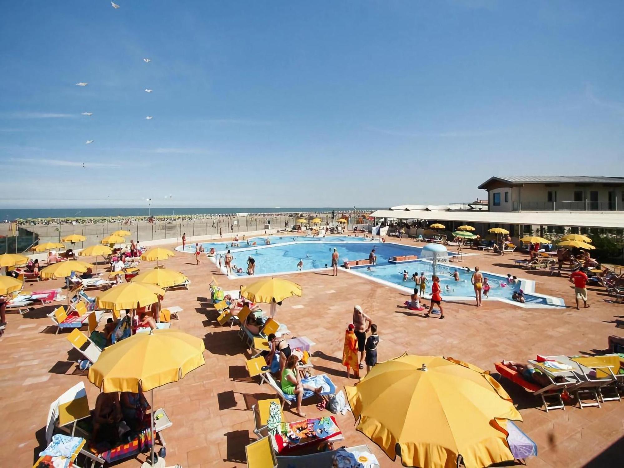 Resort Rosapineta Sud In Rosolina Mare Exterior foto