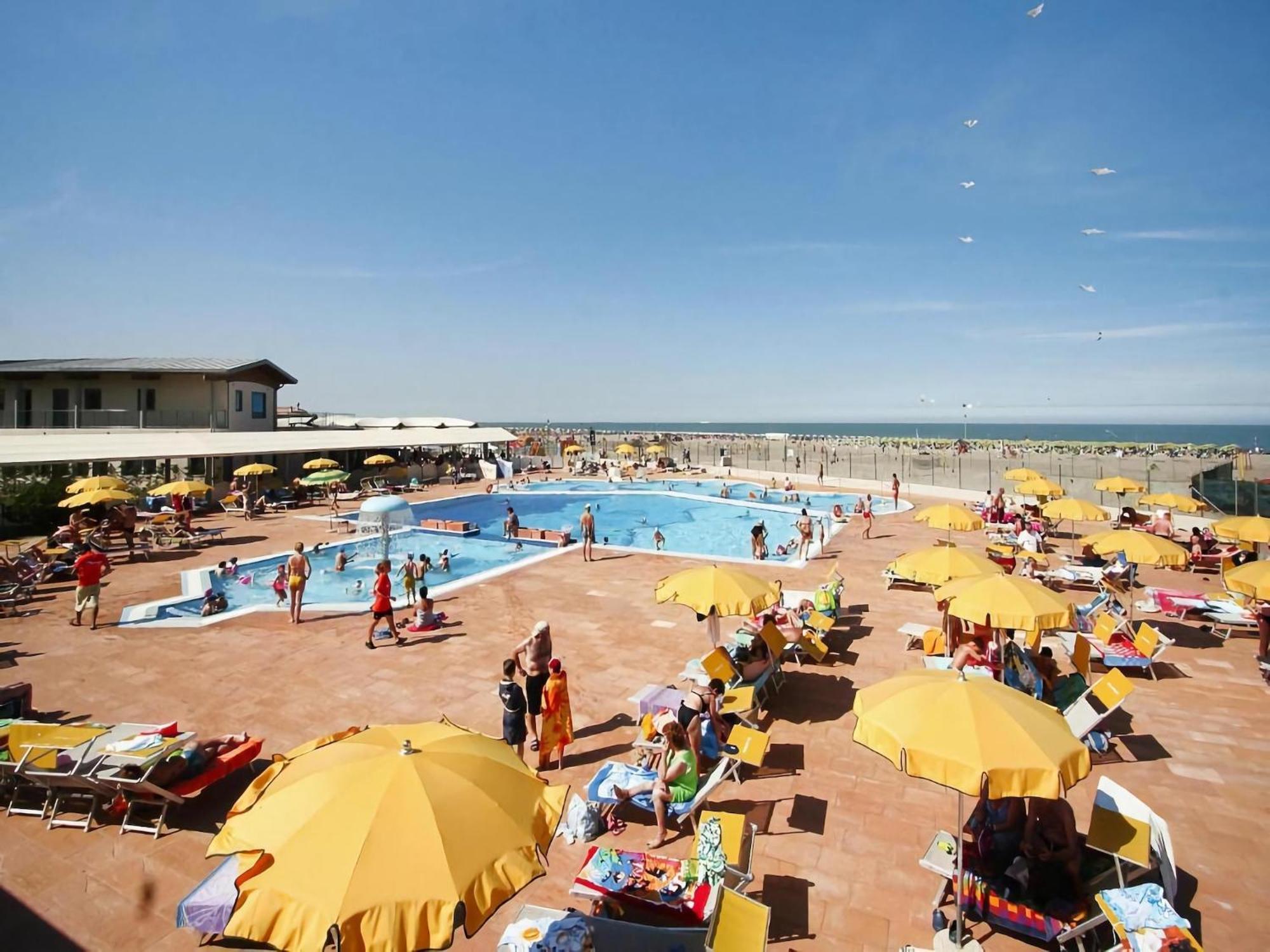 Resort Rosapineta Sud In Rosolina Mare Exterior foto
